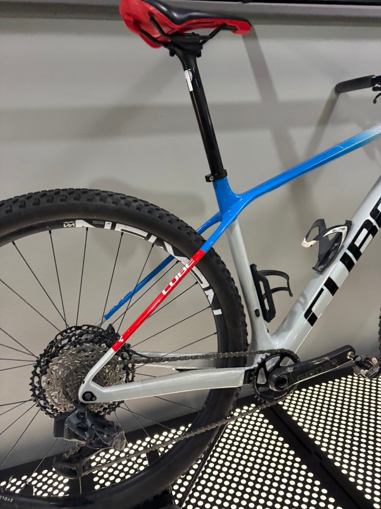 Bicicleta Cube Phenix C:68X