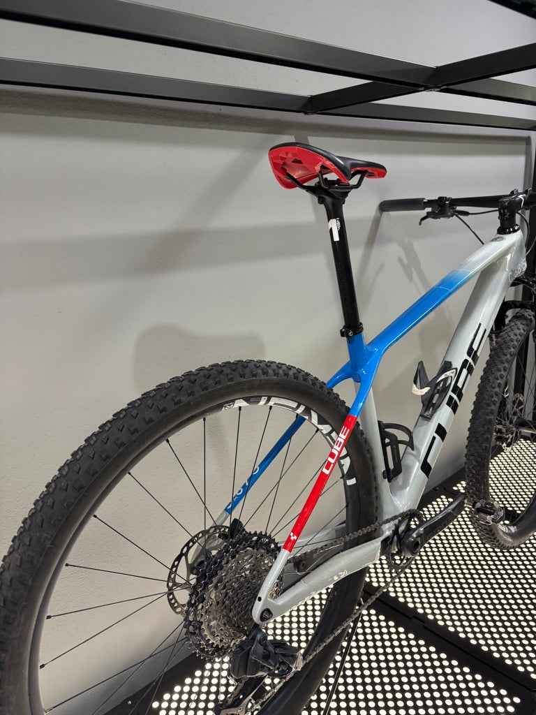 Bicicleta Cube Phenix C:68X
