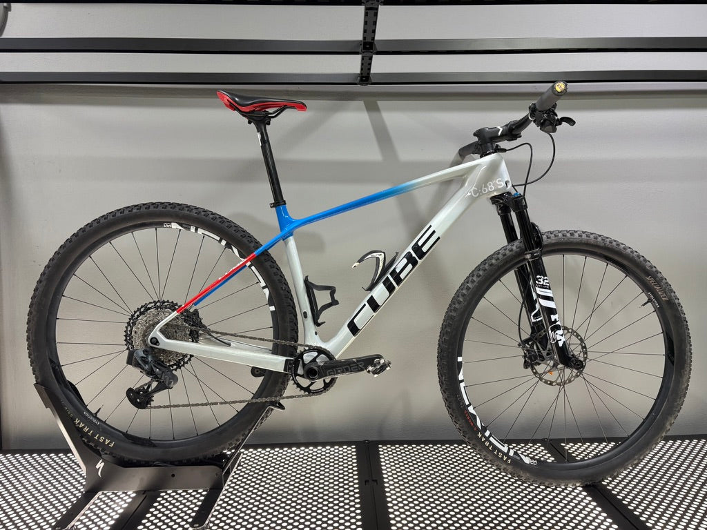 Bicicleta Cube Phenix C:68X