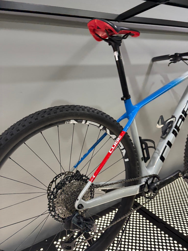 Bicicleta Cube Phenix C:68X