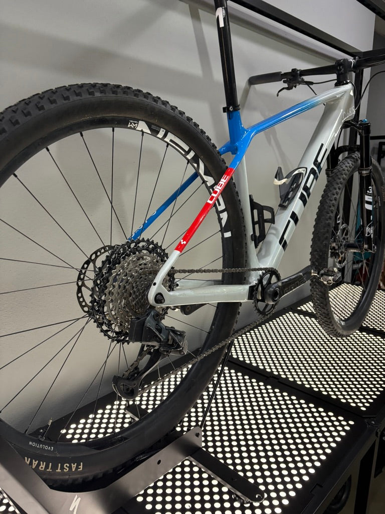 Bicicleta Cube Phenix C:68X